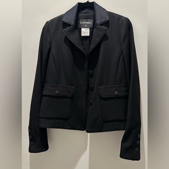 Black Chanel tuxedo blazer size 38 - Picture 2 of 7